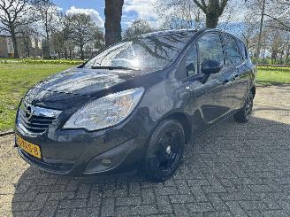 Unfall Kfz Auflieger Opel Meriva  2012/1
