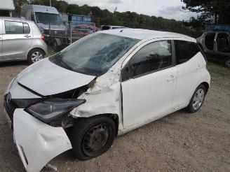 uszkodzony przyczepy kampingowe Toyota Aygo 1.0 X - 5 Drs 2016/5