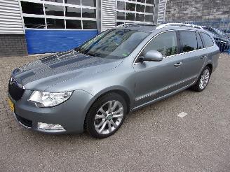 damaged commercial vehicles Skoda Superb 1.4 TSI  DSG AUTOMAAT  AMBITION BUSINESS LINE 2013/3