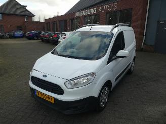 Schade scooter Ford Transit Courier Van 1.5 TDCI Trend Airco Navi 2018/9