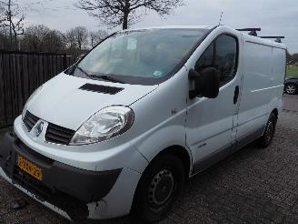 Unfall Kfz Wohnmobil Renault Trafic 2.0 dci Automaaat 2012/8