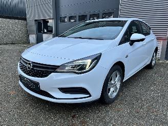 Gebrauchtwagen PKW Opel Astra 1.0i HATCHBACK / CLIMA / CRUISE / STOELVERW 2017/6
