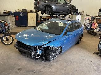 uszkodzony samochody ciężarowe Seat Leon 1.6 TDI  110 pk 2014/1