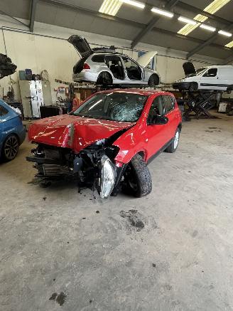 uszkodzony przyczepy kampingowe Nissan Qashqai 1.6 DCI 2013/1