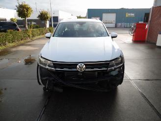 uszkodzony samochody ciężarowe Volkswagen Tiguan  2019/3