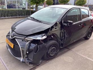 uszkodzony lawety Toyota Yaris Yaris III (P13), Hatchback, 2010 / 2020 1.0 12V VVT-i 2015/10