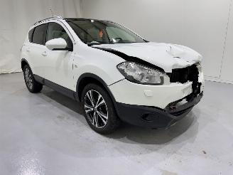 damaged commercial vehicles Nissan Qashqai 2.0 DCI Acenta Pano/Clima 2011/4