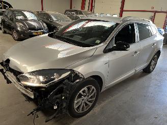 Unfall Kfz Roller Renault Mégane Stationcar 1.2 TCE Limited 2015/3