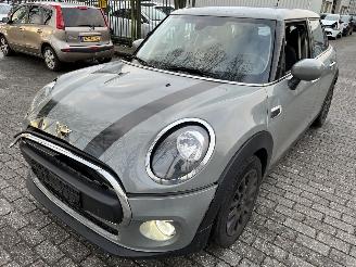 Unfall Kfz Wohnmobil Mini One 1.5 Business Edition  5 Drs 2019/9