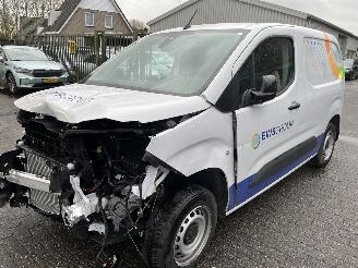 Unfall Kfz Anhänger Peugeot Partner 1.5 HDI Premium 100 S&S  ( 449 Km ) 2023/10