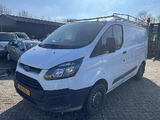Schade scooter Ford Transit Custom 2.2 TDCI  L1H1 Ambiente 2013/4