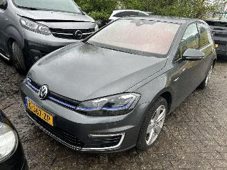 Unfall Kfz Anhänger Volkswagen e-Golf Edition  Automaat 2019/12