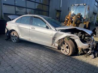 uszkodzony samochody ciężarowe Mercedes C-klasse C (W204), Sedan, 2007 / 2014 3.0 C-350 CDI V6 24V 2010/3