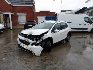 damaged commercial vehicles Peugeot 2008  2017/7