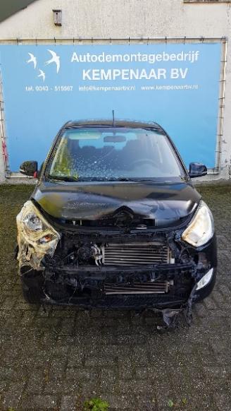 uszkodzony samochody osobowe Hyundai I-10 i10 (F5) Hatchback 1.1i 12V (G4HG5) [51kW]  (04-2011/12-2013) 2011/12