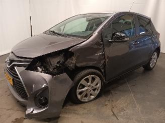 škoda dodávky Toyota Yaris Yaris III (P13) Hatchback 1.5 16V Hybrid (1NZ-FXE) [74kW]  (03-2012/09=
-2020) 2015/1