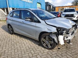 uszkodzony skutery BMW 2-serie ACTIVE TOURDER 1.5 225XE E DRIVE AUT plug in hybride 4x4 2017/2