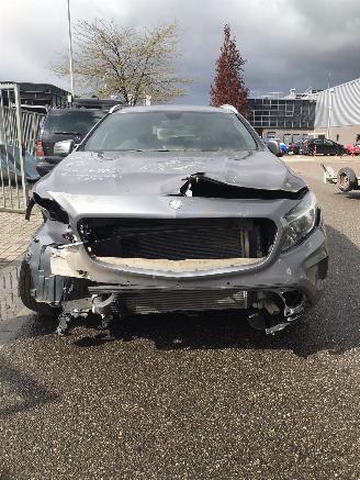 dañado vehículos comerciales Mercedes GLA GLA 200 CDI 2015/2