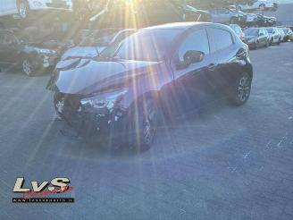 uszkodzony samochody osobowe Mazda 2 2 (DJ/DL), Hatchback, 2014 1.5 SkyActiv-G 90 2016/11